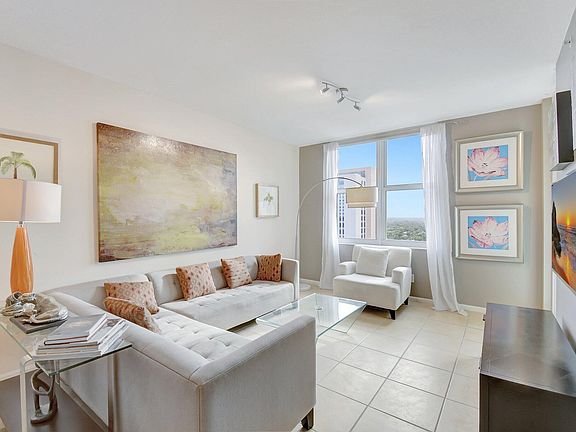 5th image of 511 SE 5th Ave APT 2315