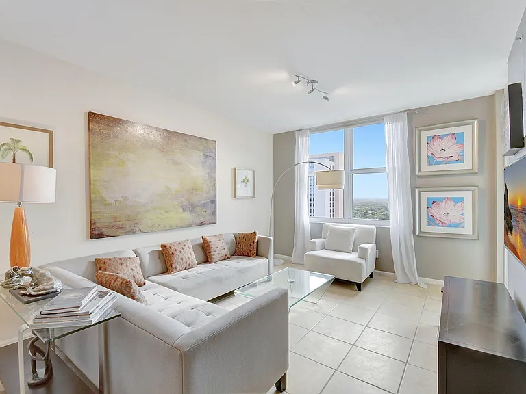 511 SE 5th Ave #2315 — Photo 5