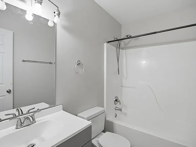 4056 Cedars Pkwy #B — Photo 10