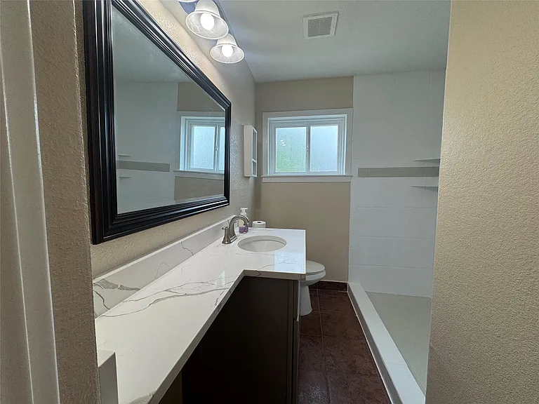 6645 Lodge St — Photo 4