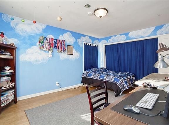 5th image of 409 E 65th St