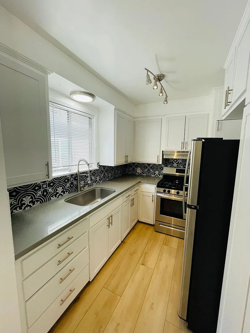 Lomelk Bungalows LLC — Photo 2