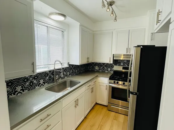 Lomelk Bungalows LLC, 408-410 E Elk Ave #409-413, Glendale, CA 91205