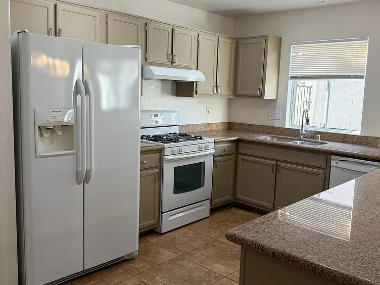 3380 Stacey Lyn Dr — Photo 8