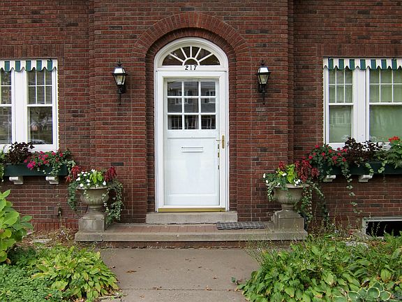 Fan Light & Urns
