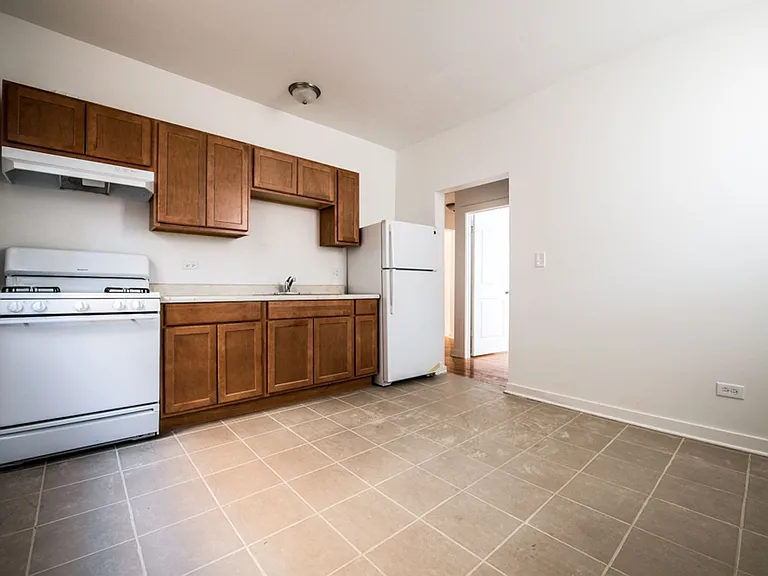 7748 S East End Ave — Photo 16
