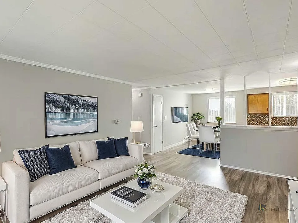 COTTONWOOD APARTMENTS