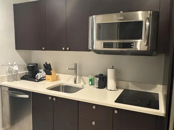 5300 NW 87th Ave #203, Miami, FL 33178