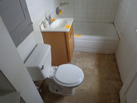 4th image of 2061 Broadway St