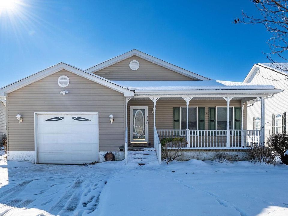 1st image of 36796 W Pond Cir
