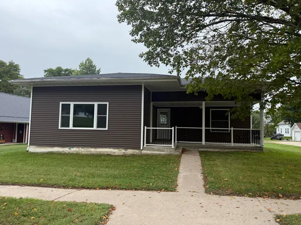 400 Polk St SE, Cascade, IA 52033