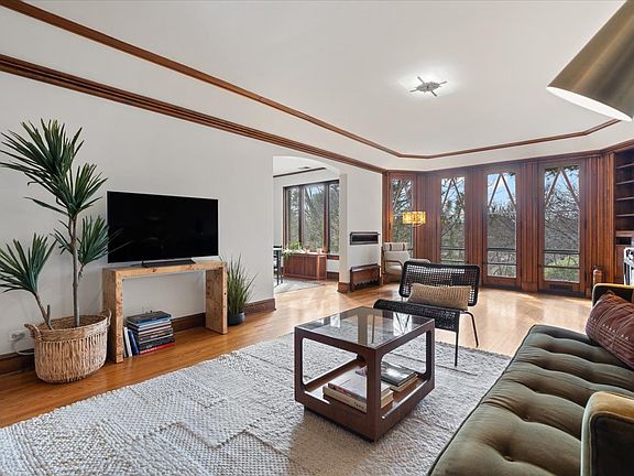 4th image of 304 N Grove Ave APT 3B