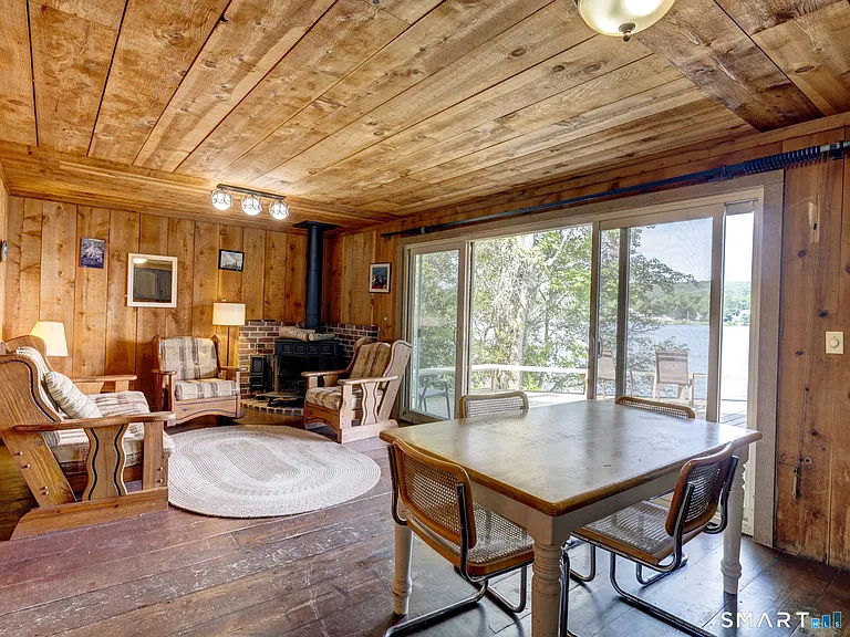 1 Island Chalet — Photo 5