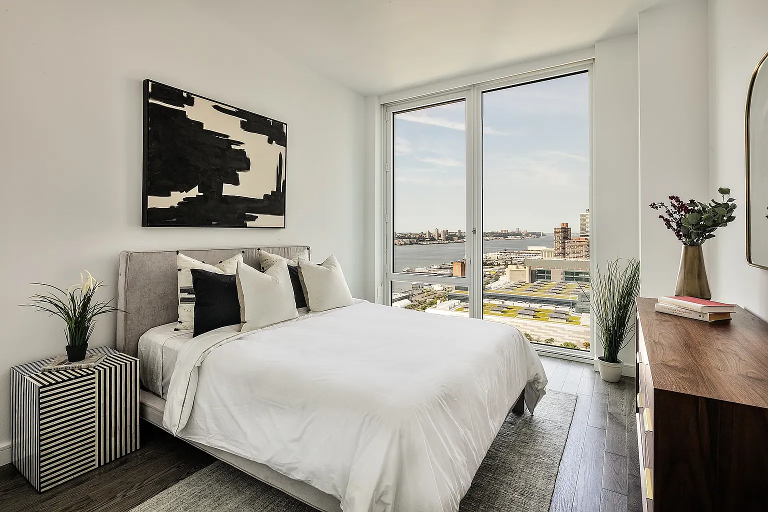606 West 30th Street — Photo 4