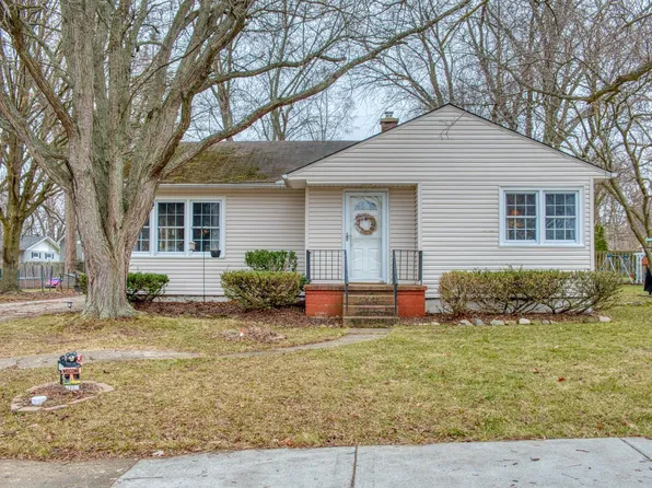 1423 Olmstead St, Owosso, MI 48867