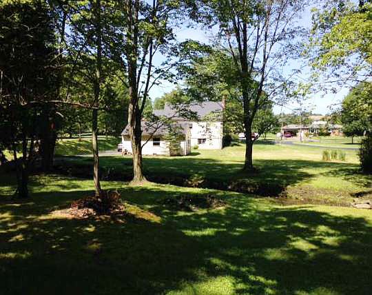 2nd image of 716 Robertson Rd