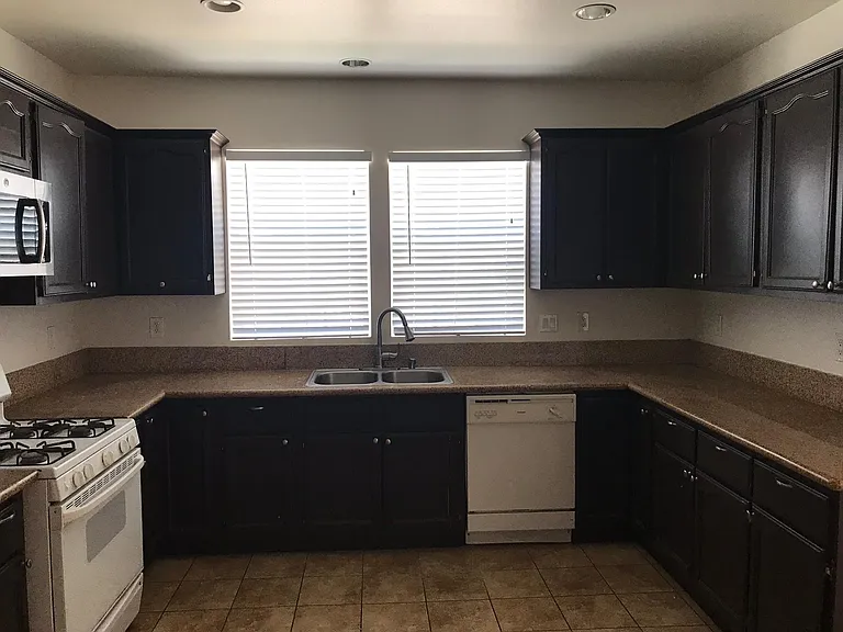 612 W Pillsbury St #102 — Photo 31