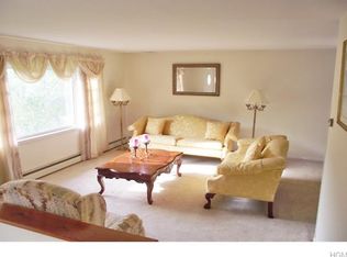 3 Shaker Ct, New Windsor, NY 12553