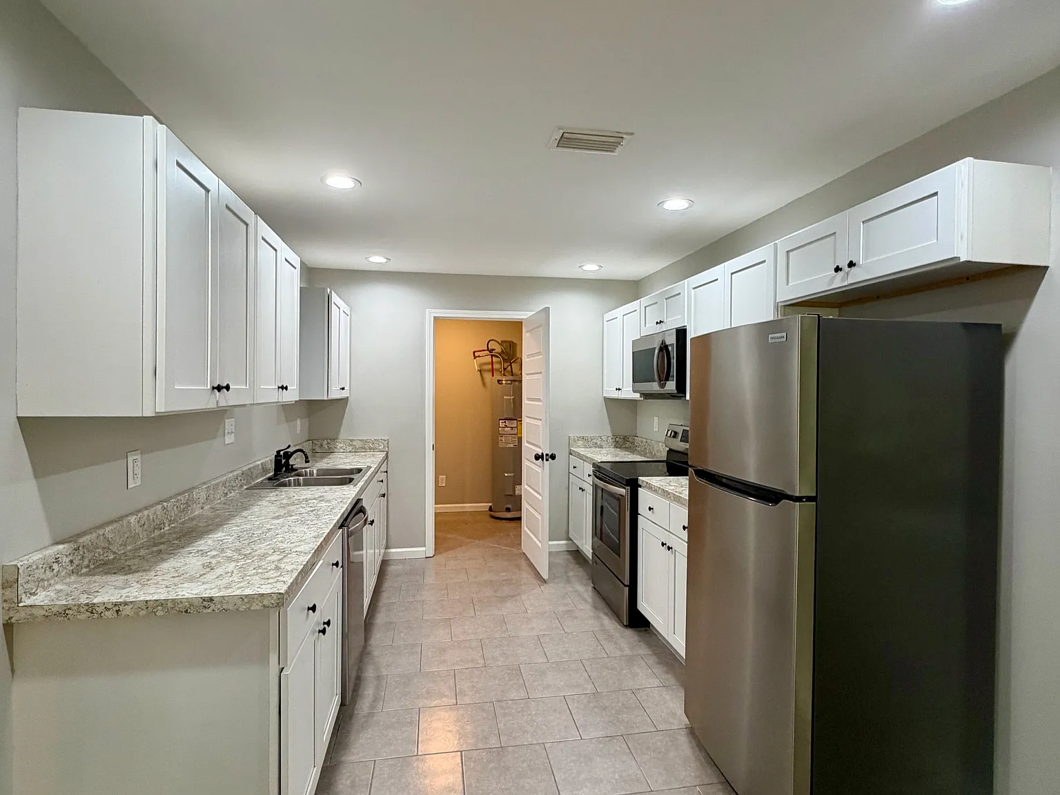 25105 Lavinia Avenue - 1 — Photo 2