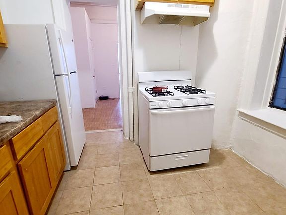 2nd image of 852 Cauldwell Ave #1A