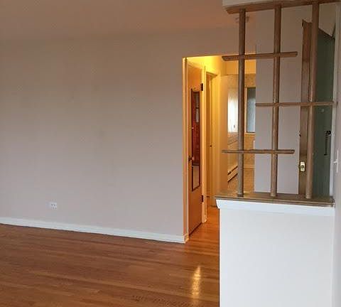 5th image of 9610 Greenwood Ave APT 2W