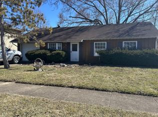 654 Holiday Dr, Fortville, IN 46040