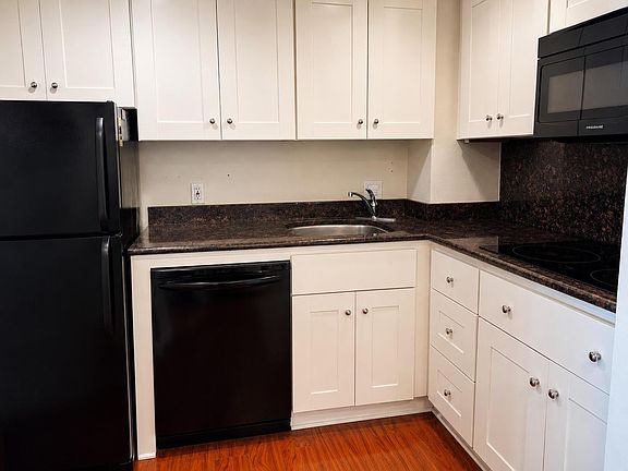 5th image of 2016 Main St APT 2510