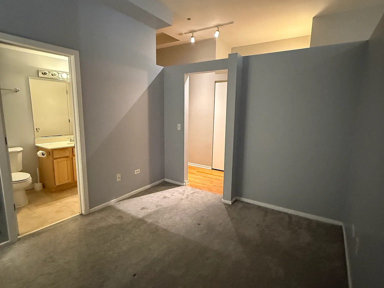1 bed, 700 sqft, $2,250 — Photo 2