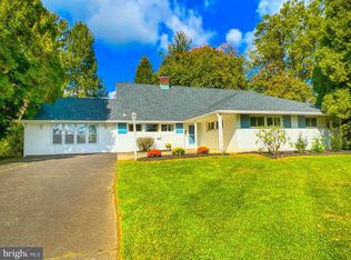 37 Fullturn Rd, Levittown, PA 19056