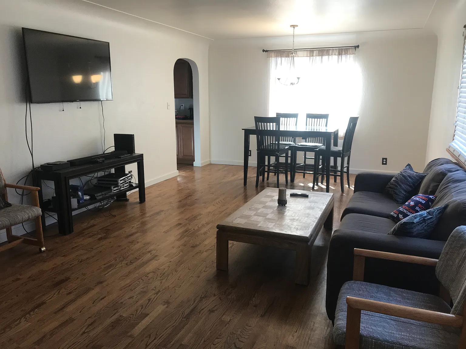4 bed, 2148 sqft, $800 — Photo 2