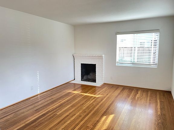 2nd image of 469 Waverley St