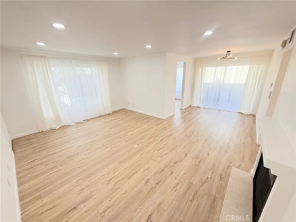 2 bed, 1250 sqft, $3,995 — Photo 1
