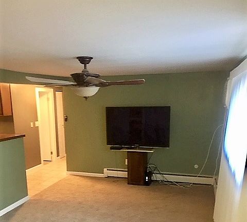 Living Room 20' 4" x 11' 3"