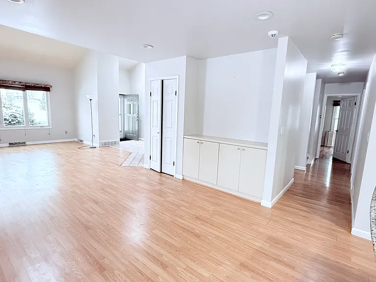 20 Morgan Way — Photo 4