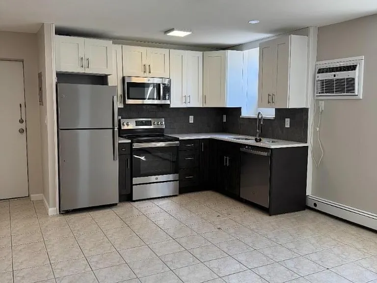 93 E Centre St #10C — Photo 6