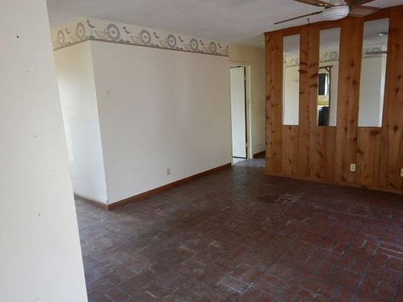 5th image of 2413 NW 98th Ter