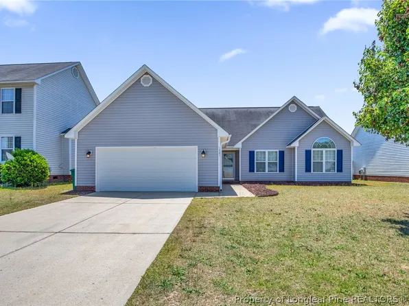 1421 Avoncroft Dr, Fayetteville, NC 28306