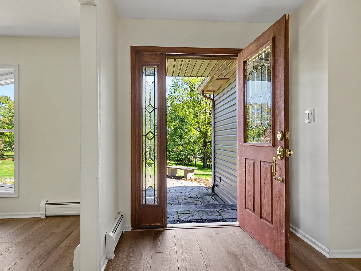 3 bed, 2.5 bath, $4,200 — Photo 2