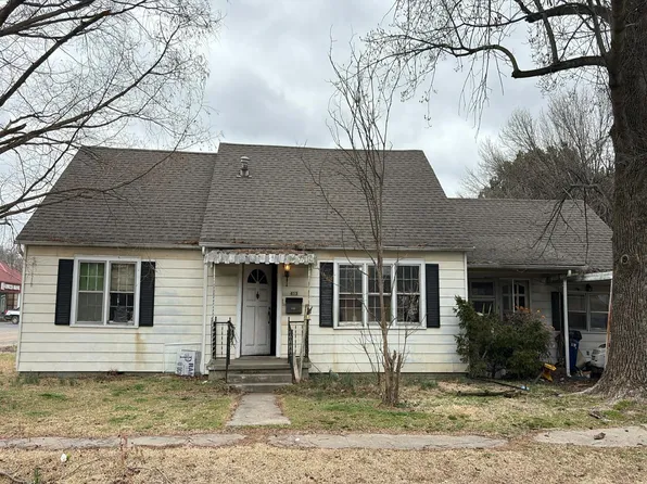413 W Vine St, Paragould, AR 72450