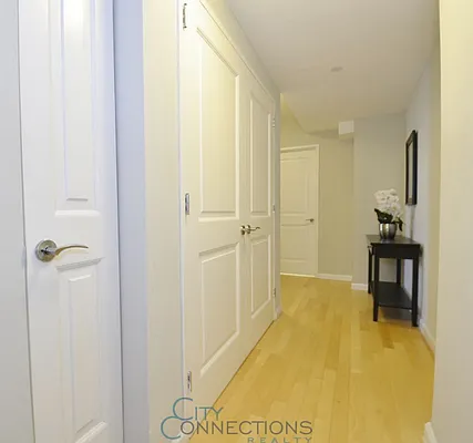 Rented by City Connections Realty | media 5