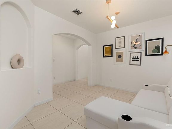 5th image of 3914 Revilla St