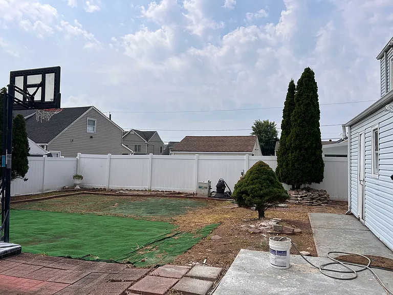 Daniel St — Photo 45