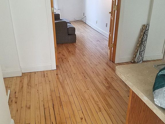 5th image of 1930 Bainbridge St APT 3