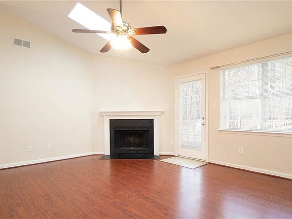 5th image of 1849 Eastborne Dr