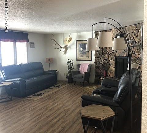 5th image of 576 Worton Ln