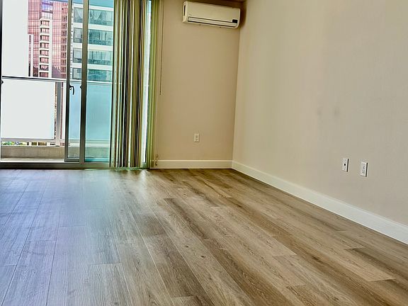 4th image of 801 South St APT 2524