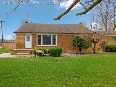 19720 Maxine St, Saint Clair Shores, MI, 48080