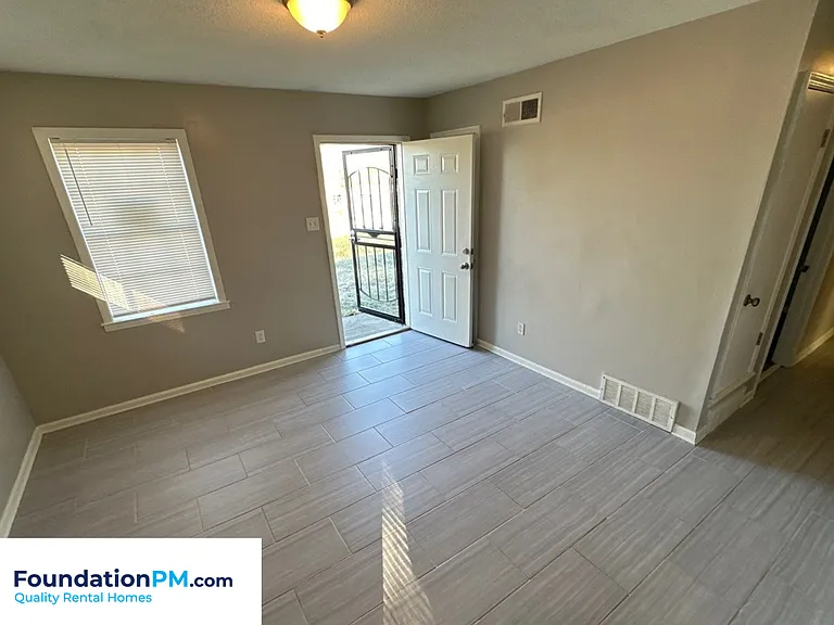 4208 Beacon Hill Dr — Photo 7