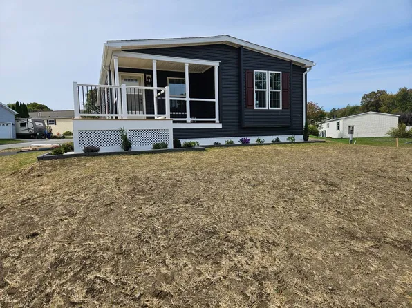 22 Boulder Way, Ledyard, CT 06339