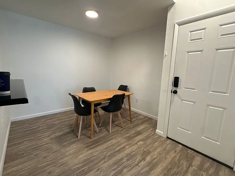 University Park Apartments near Cornell University — Photo 143